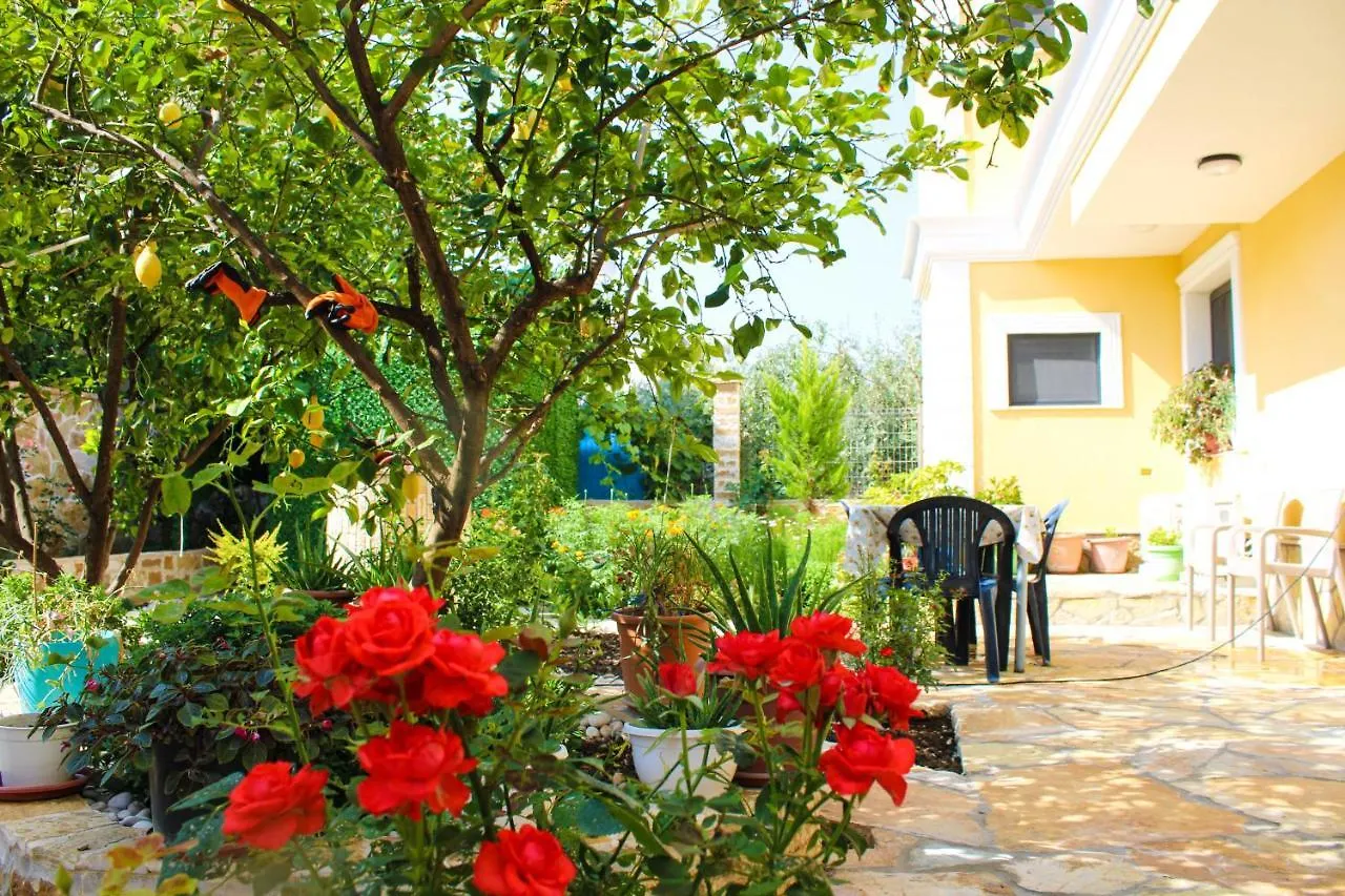 My Guest House Vlorë 0*,